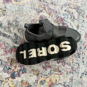 NWT Sorel Kinetic Sneakers